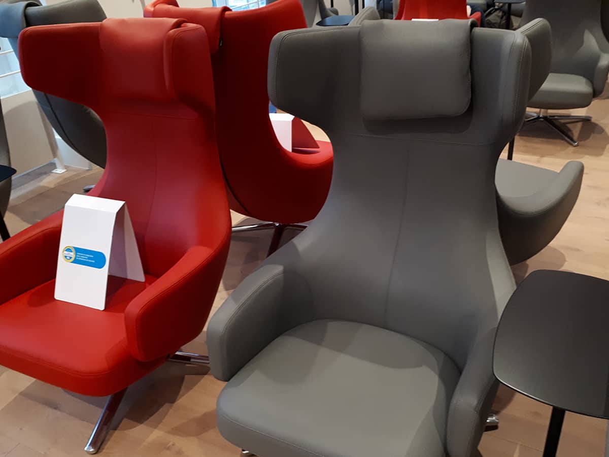 TGV Lyria - Waiting at Salon Grand Voyageur