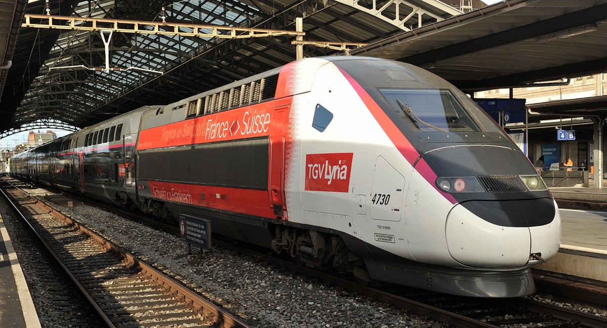 tgv lyria train at station