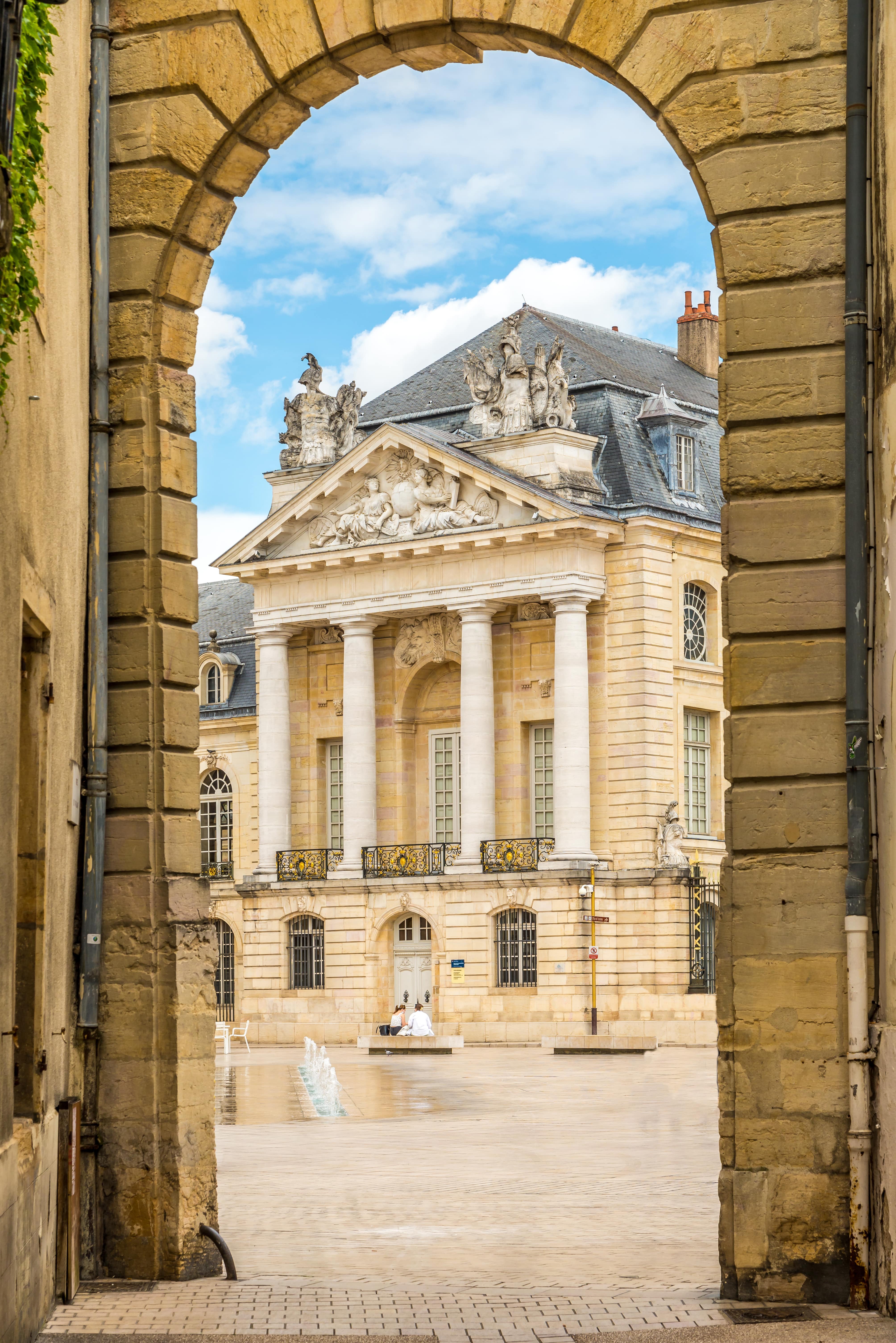 tgv lyria dijon city center