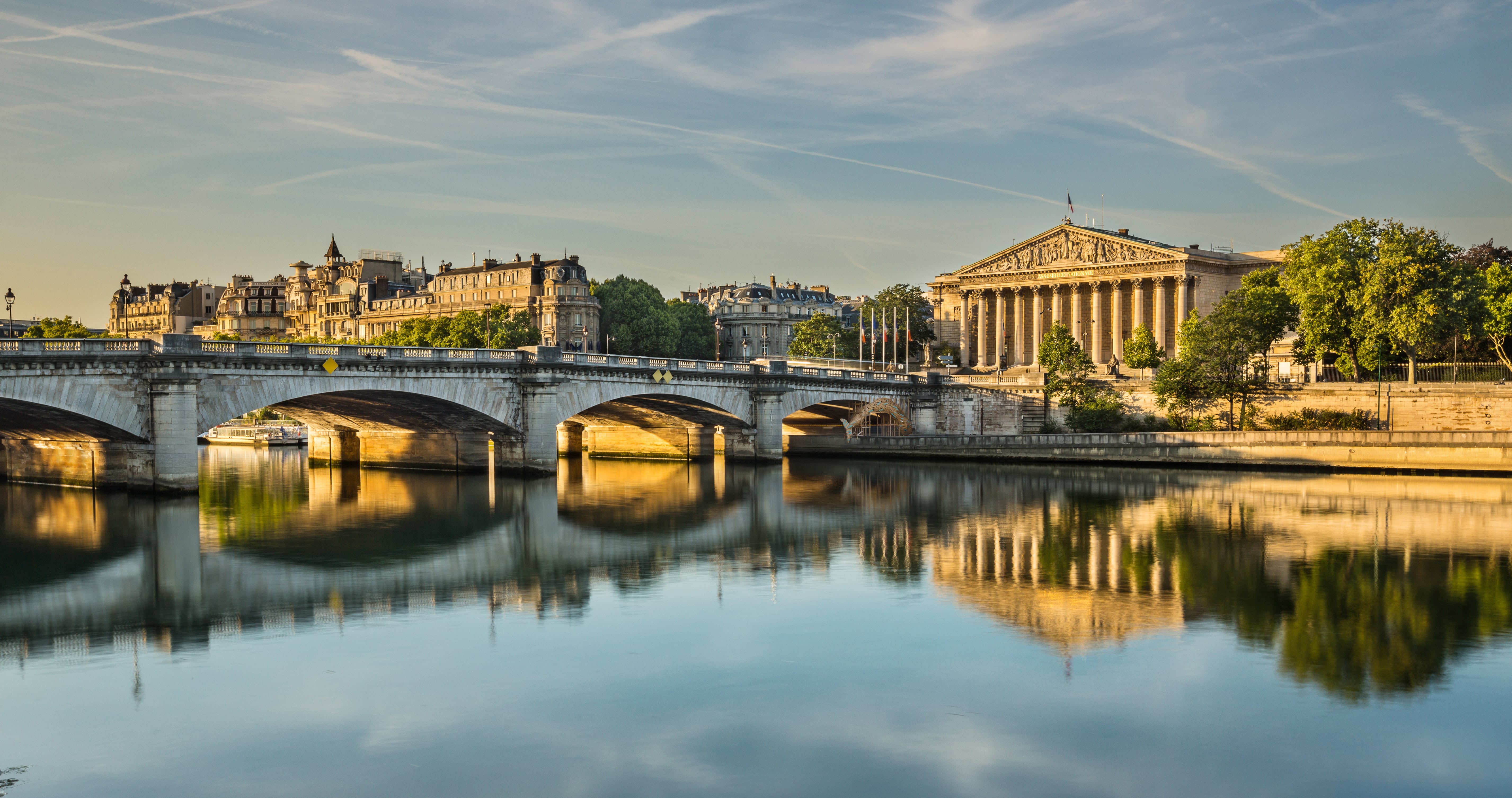 tgv lyria national assembly in paris