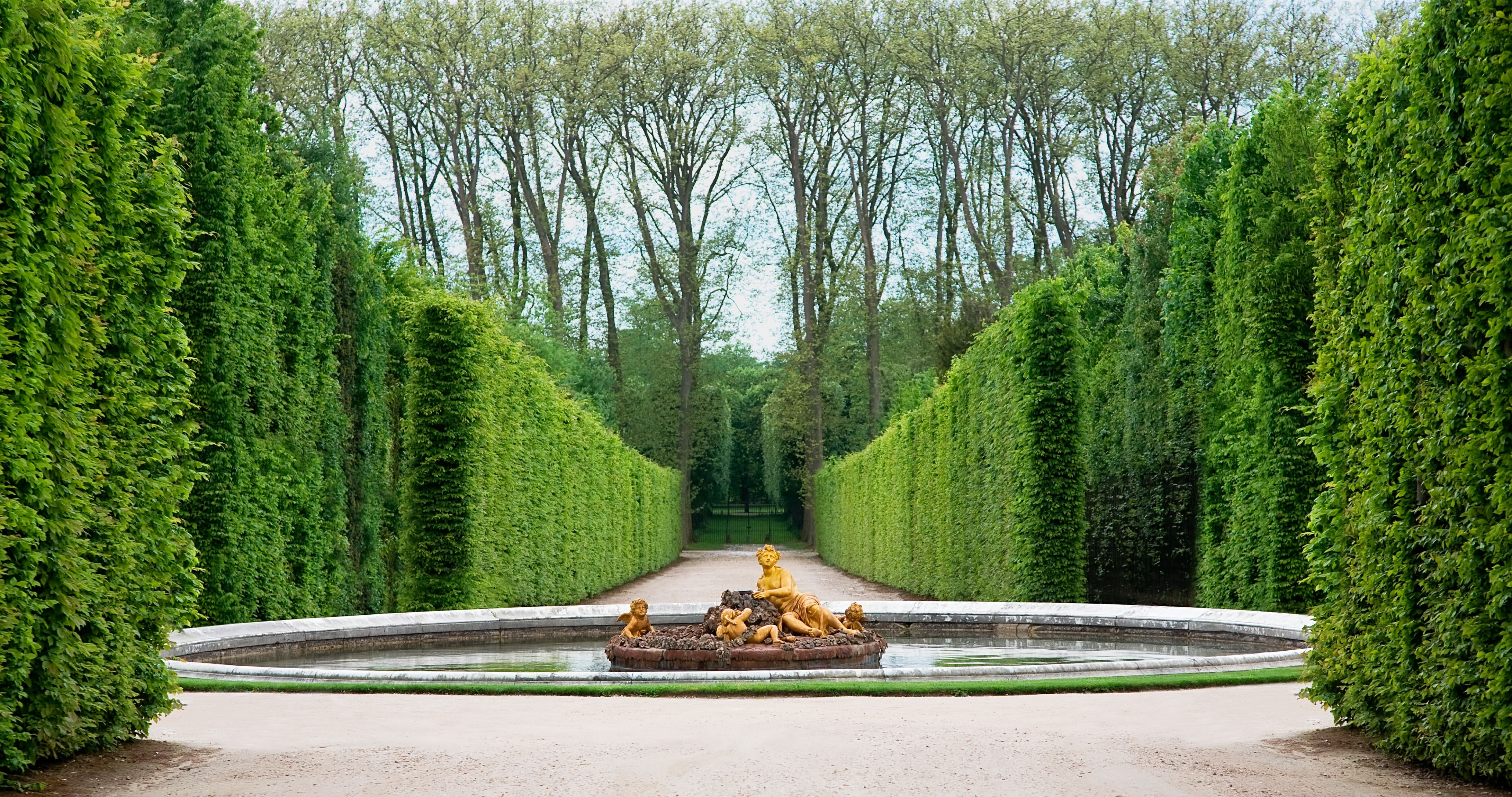 tgv lyria fountains versailles castle gardens