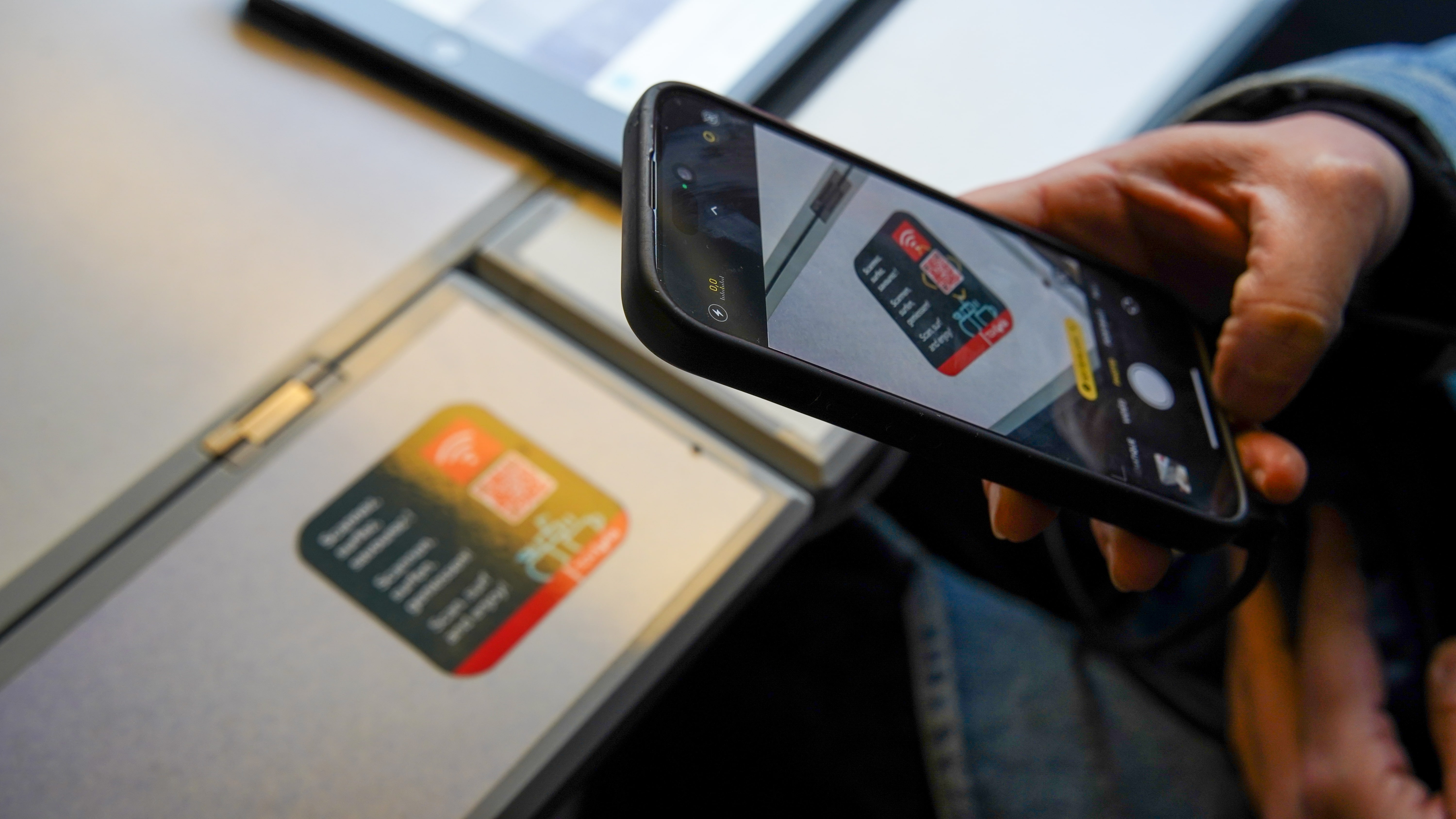 tgv lyria qr code wifi portal