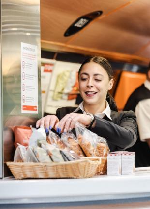 tgv lyria catering at bar coach