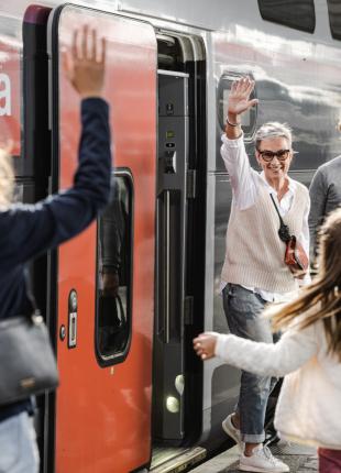 tgv lyria family children station platform