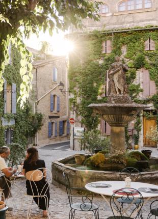 tgv lyria south france romantic couple