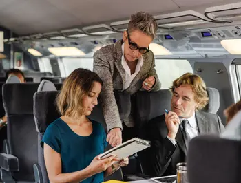 TGV Lyria - Mice - Groupe travaille en Première Signature