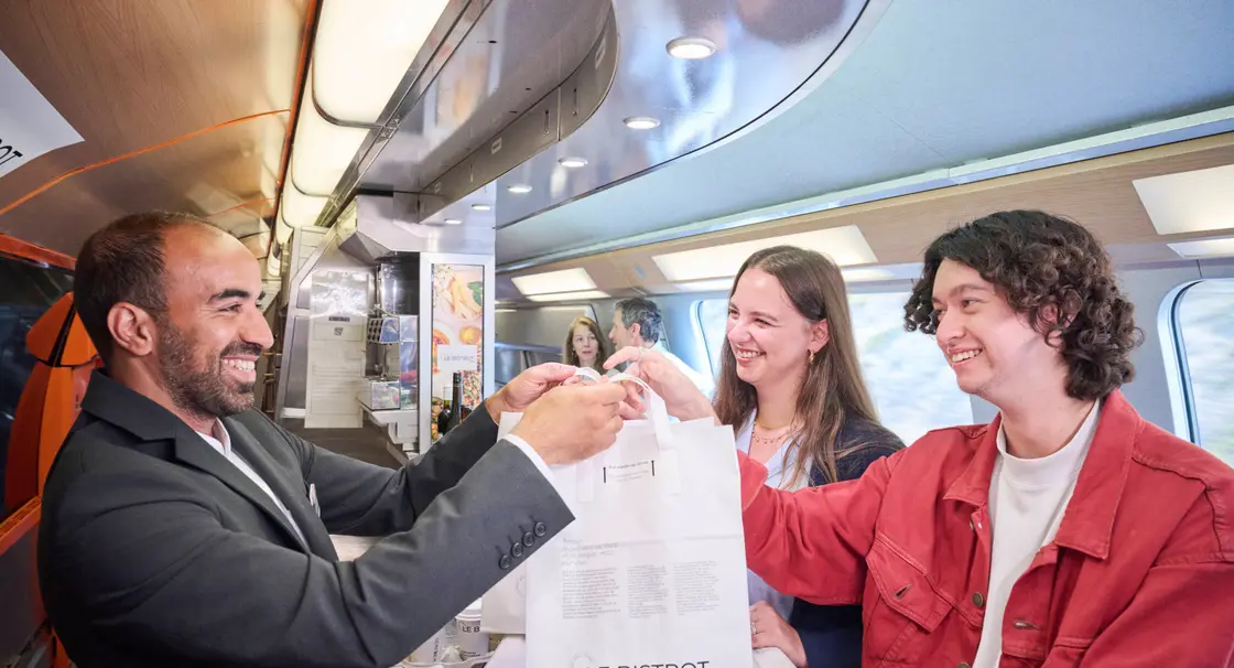 Barista en voiture bar restauration Le Bistrot