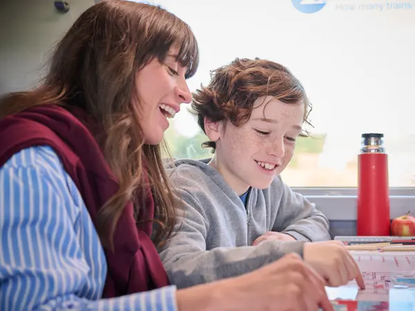 Famille dans le train 